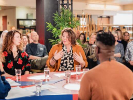aan tafel 111780020709